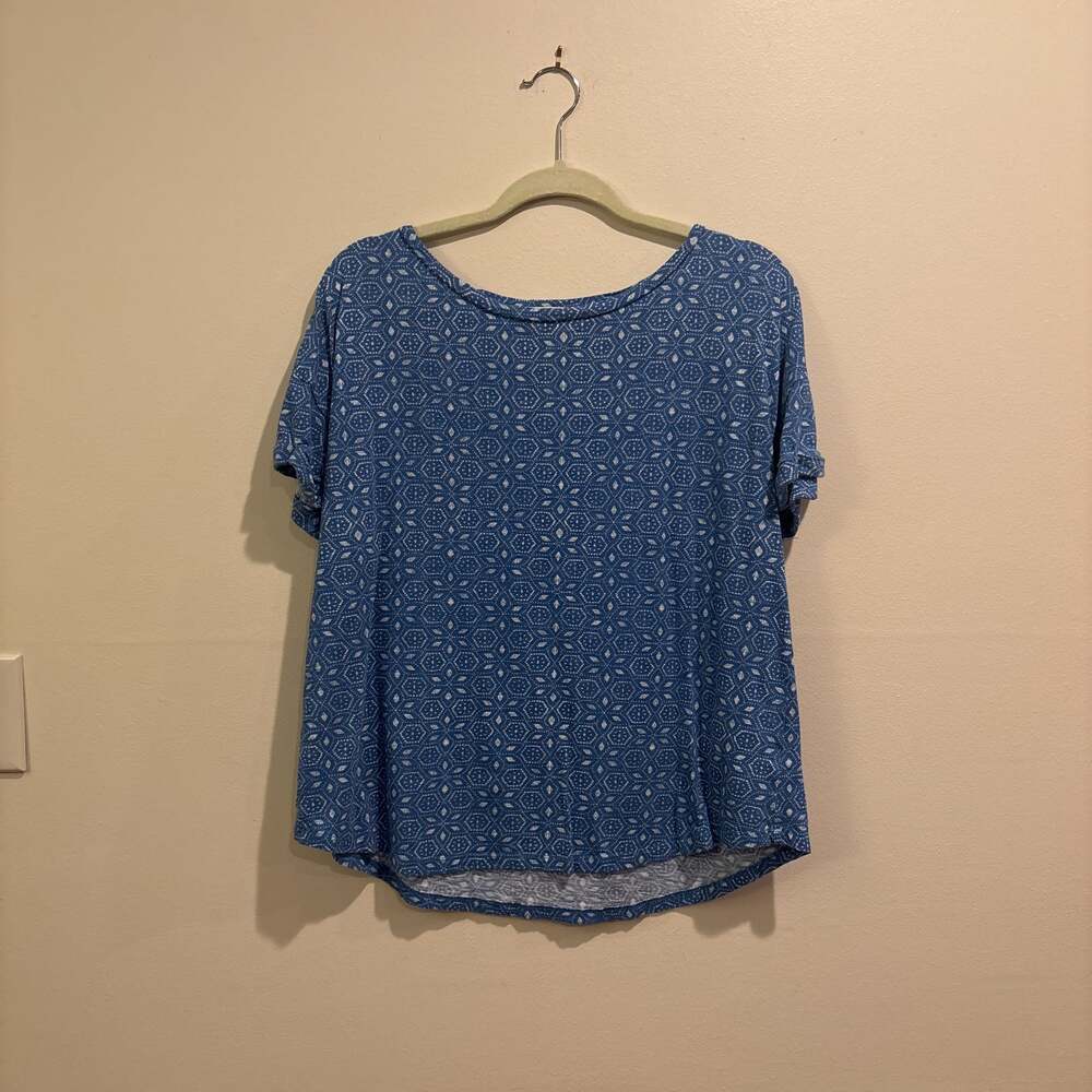 Maurices 24/7  blue  Dot Short Sleeve T-Shirt
